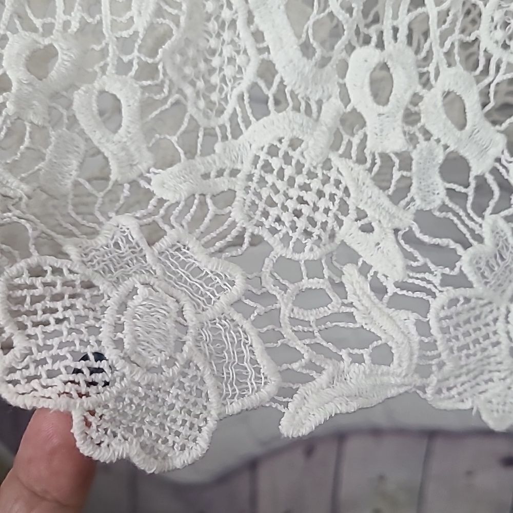 CAbi Needle Lace Shell Ivory Floral Crochet Peplum Blouse Romantic Top M Medium - Picture 7 of 14